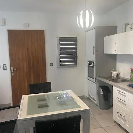 Appartement Bleu Lagon-t2 En Rdc Proche Centre Avec Terrasse Labellise Pmr *