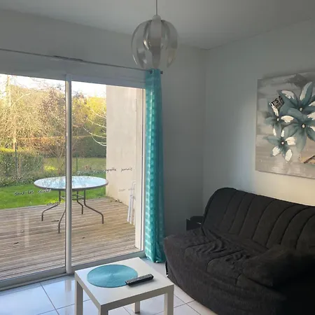 Bleu Lagon-t2 En Rdc Proche Centre Avec Terrasse Labellise Pmr Appartement *